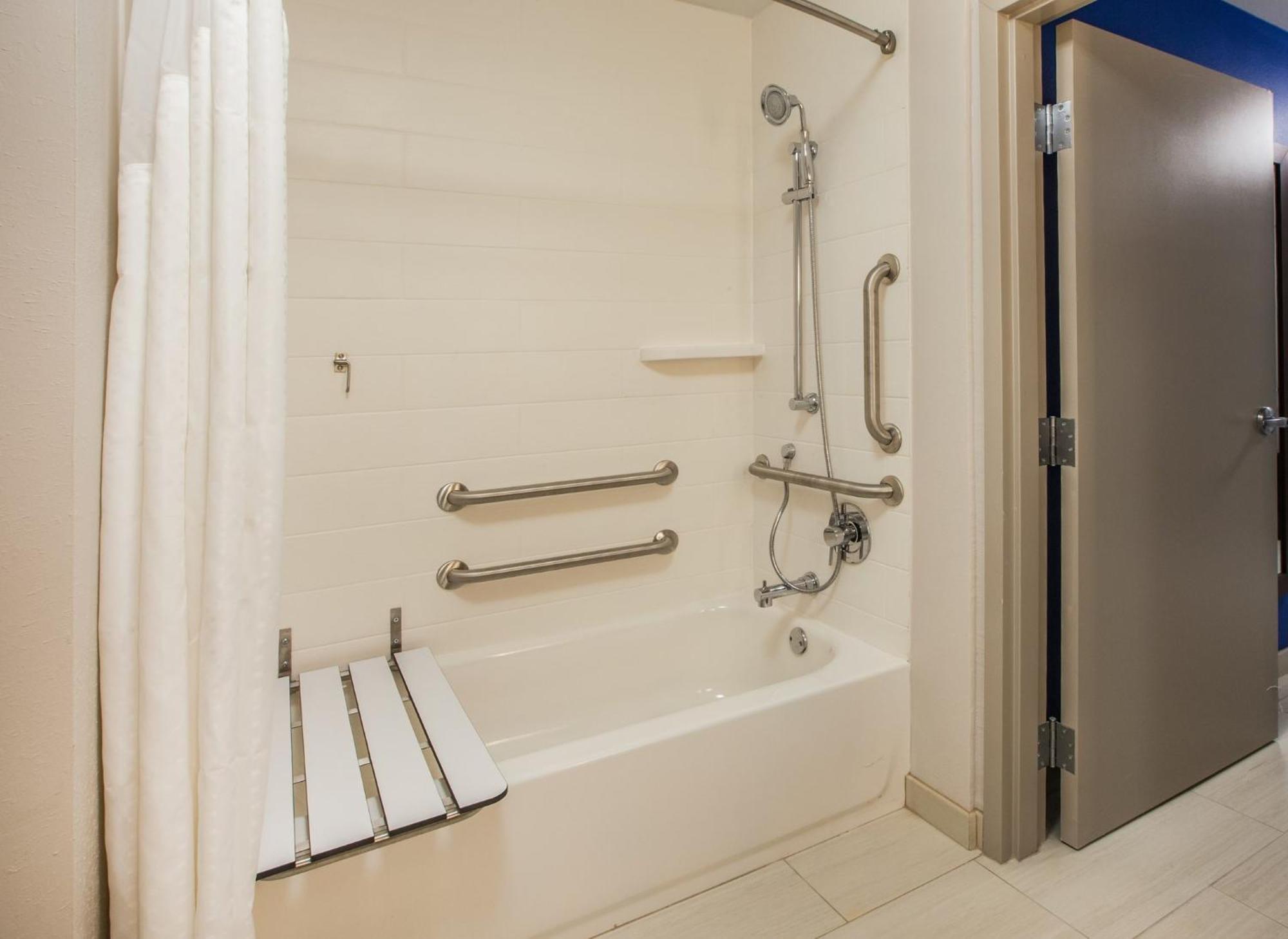 Holiday Inn Express & Suites Oklahoma City Northwest By Ihg Hotel Oklahoma City