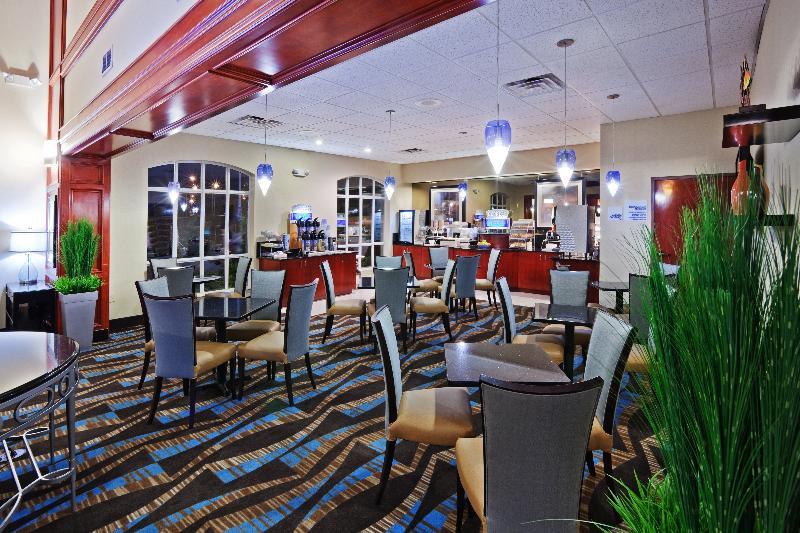 Hotel Holiday Inn Express & Suites Oklahoma City Northwest By Ihg 2*